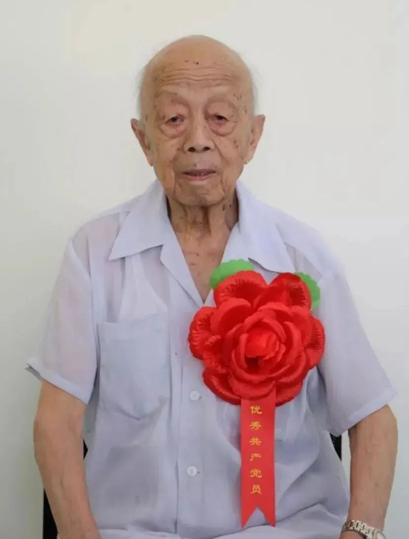 DƬ